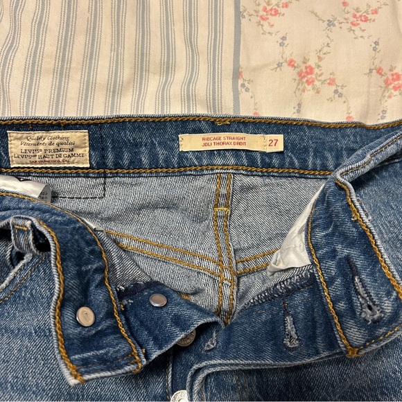 Levi's RibCage Straight Leg Jeans - Picture 2 of 8